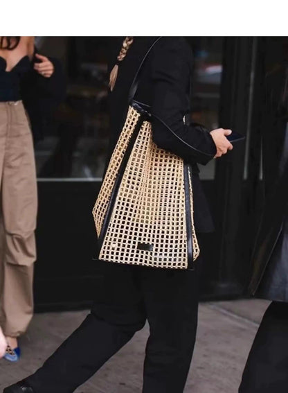 New Arrivals Chic Summer Straw Tote Bag Minimalist Straw Beach Bag